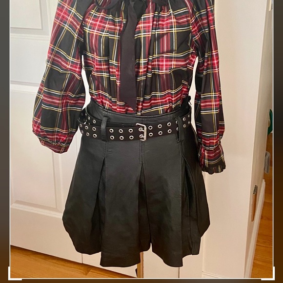 !TREND ALERT!🖤Blk LEATHER SEASON MUST HAVE pleated mini skirt sz 8 Women’s - Picture 12 of 13